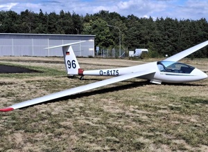 Winglets für das Vereins-Segelflugzeug LS4