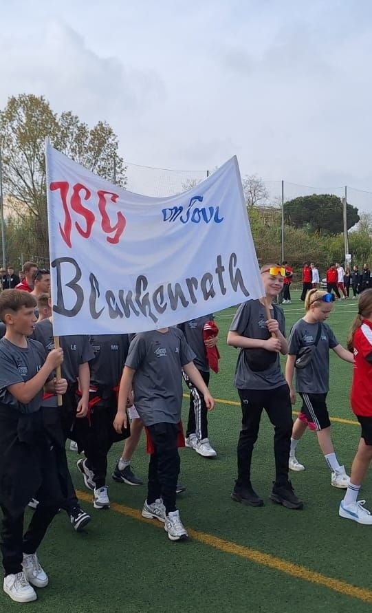Teilnahme an einem Jugendfußballturnier in Spanien