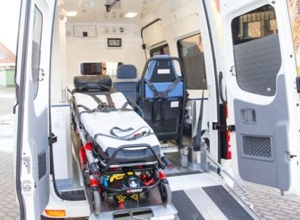 Neue Krankentransporttrage für das DRK Siershahn