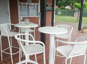 TSG Ahlten Bestuhlung Terrasse der Tennisabteilung