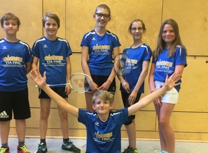 Neue Badmintontrikots für SC Blau Weiß Ostenland