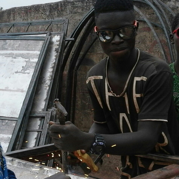 Generator für Ausbildungsbetrieb in Gambia