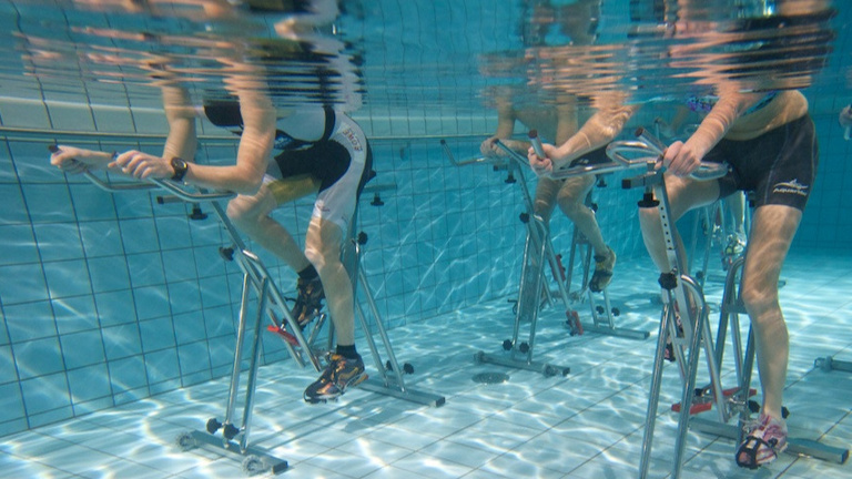 AquaCycling – Bewegungs- u. Gesundheitsangebot im Leinzeller Hallenbad