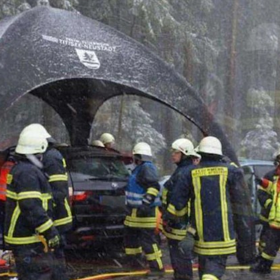 Wetterschutz-Zelt Feuerwehr