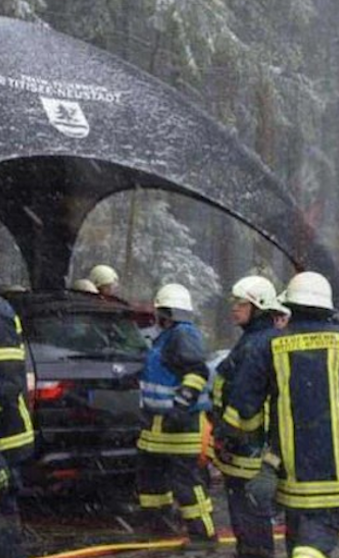 Wetterschutz-Zelt Feuerwehr
