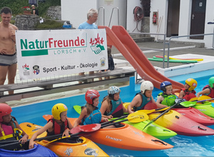 Natursport Kajakfahren: Kleinbus EMIL 2