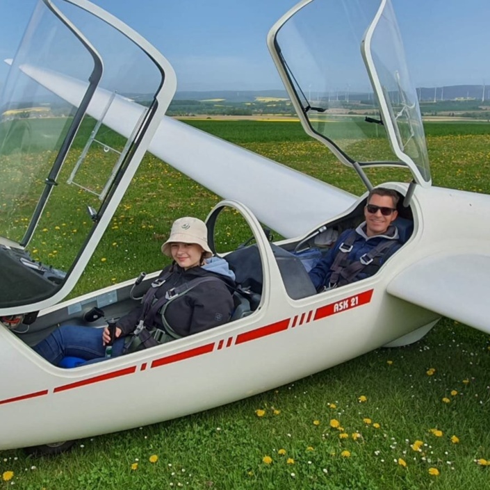 Volksbank: Neue Kollisionswarngeräte für Segelflugzeuge des LSV Hameln