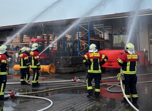 Tagesdienstkleidung für die Freiwillige Feuerwehr Aidenbach