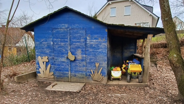 Neuaufbau einer Gartenhütte für den Kindergarten NestWerkstatt