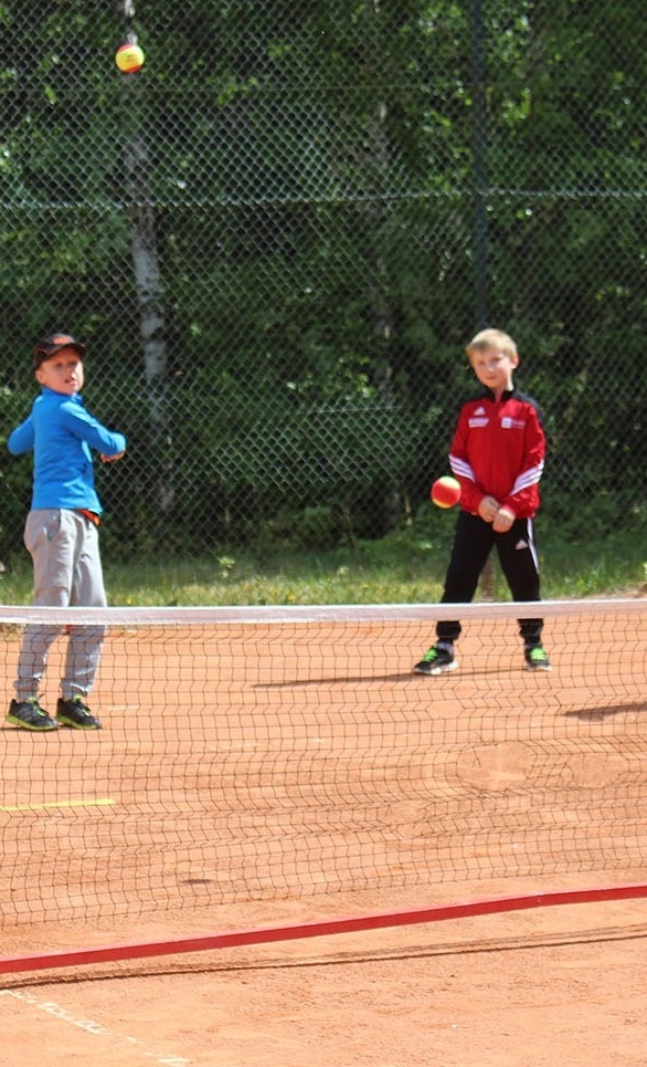 Sanierung zweier Tennisplätze