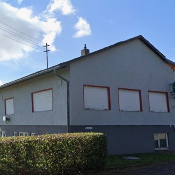 Neue Fenster für das Sportheim des VfR Waldkatzenbach