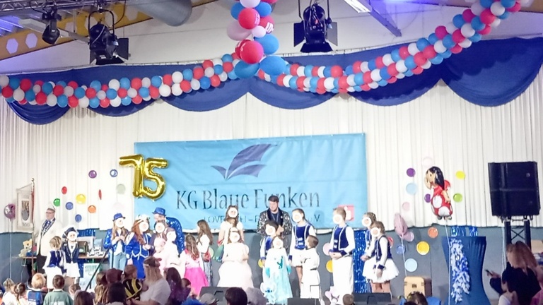 Neugestaltung  von Bühnenbild und Dekoration