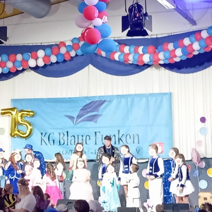 Neugestaltung  von Bühnenbild und Dekoration