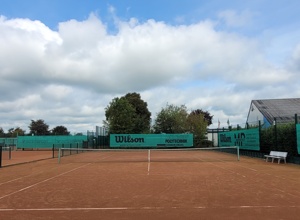 Sanierung eines Tennisplatzes