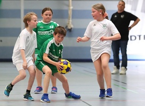 Neue Trikots für die Korfball-Jugend des TuS Schildgen