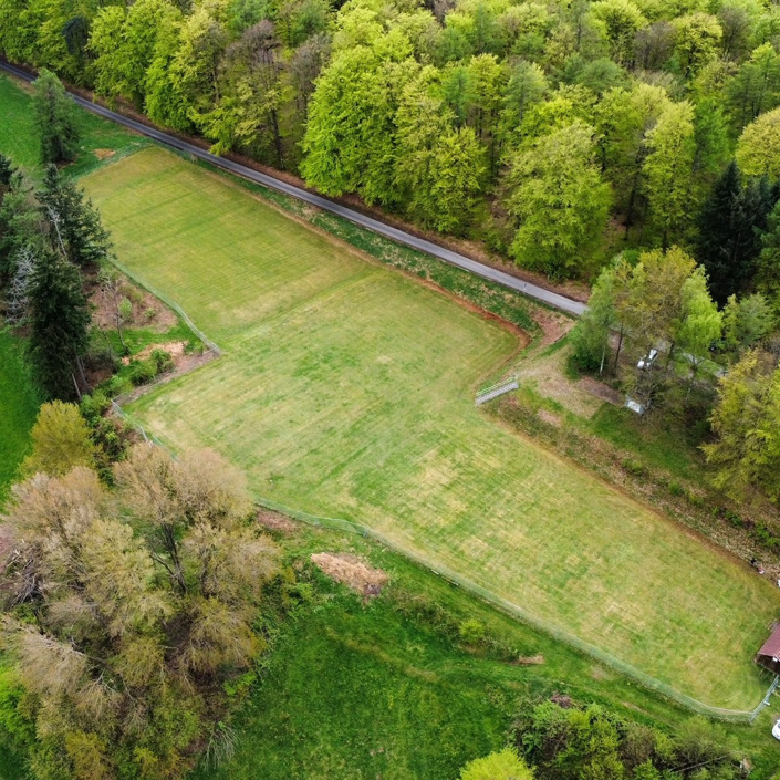 Neuer Rasenroboter für die Faustballer des TuS Frammersbach