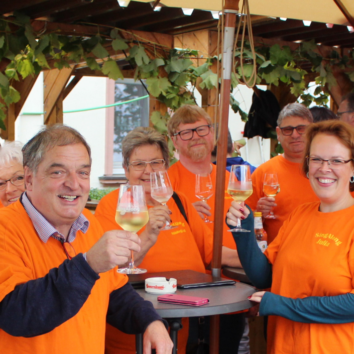 Neue T-Shirts braucht der Chor