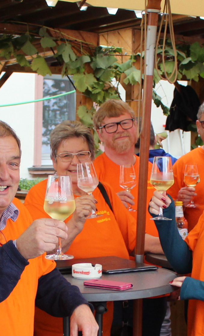 Neue T-Shirts braucht der Chor