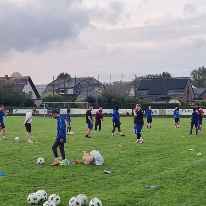 Flutlichtanlage Sportplatz Reelsen