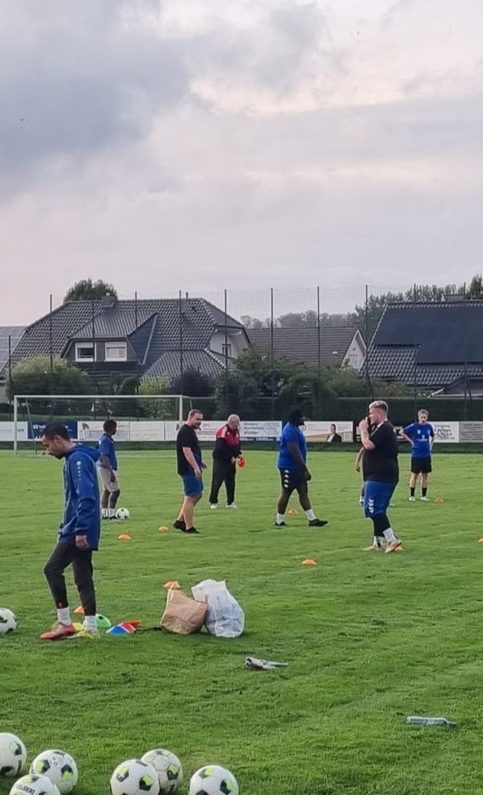 Flutlichtanlage Sportplatz Reelsen