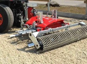 Abziehgerät für den Reitplatz des RZV Alftal