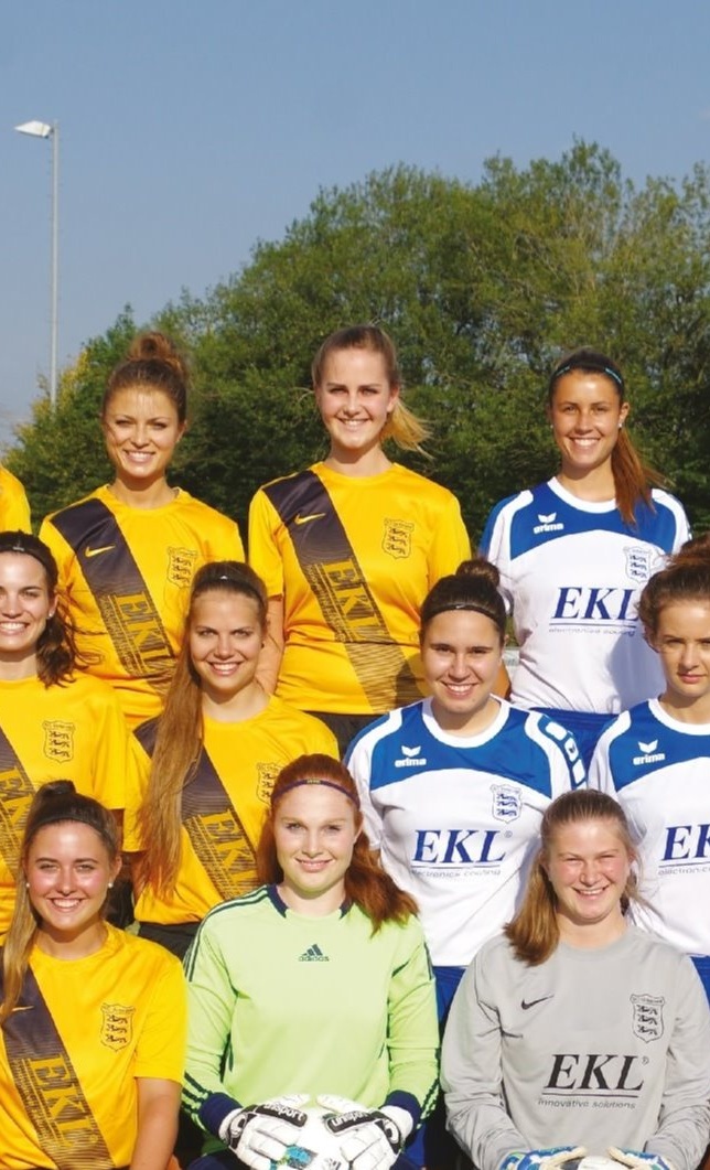 Neue Trainingsbekleidung für die Damen des SC Unterzeil