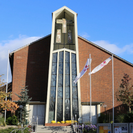 Neue Fenster für die Pfarrkirche St. Bernward