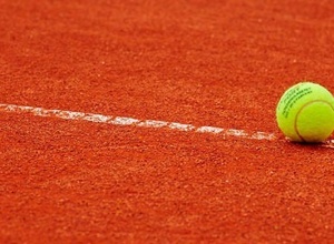 Ballmaschine für die Tennisjugend