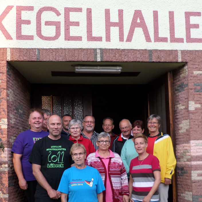 Neue Eingangstür für Kegelhalle in Arendsee