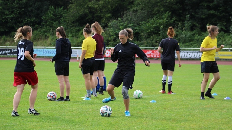 Neue Trikots ATSV-Damenfußball