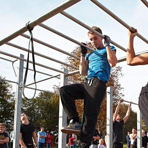 Calisthenics - Trendsport im wunderschönen Stadtpark
