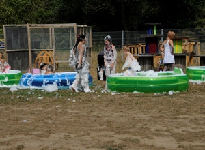 Ein Wasserspielplatz für die Juki-Farm