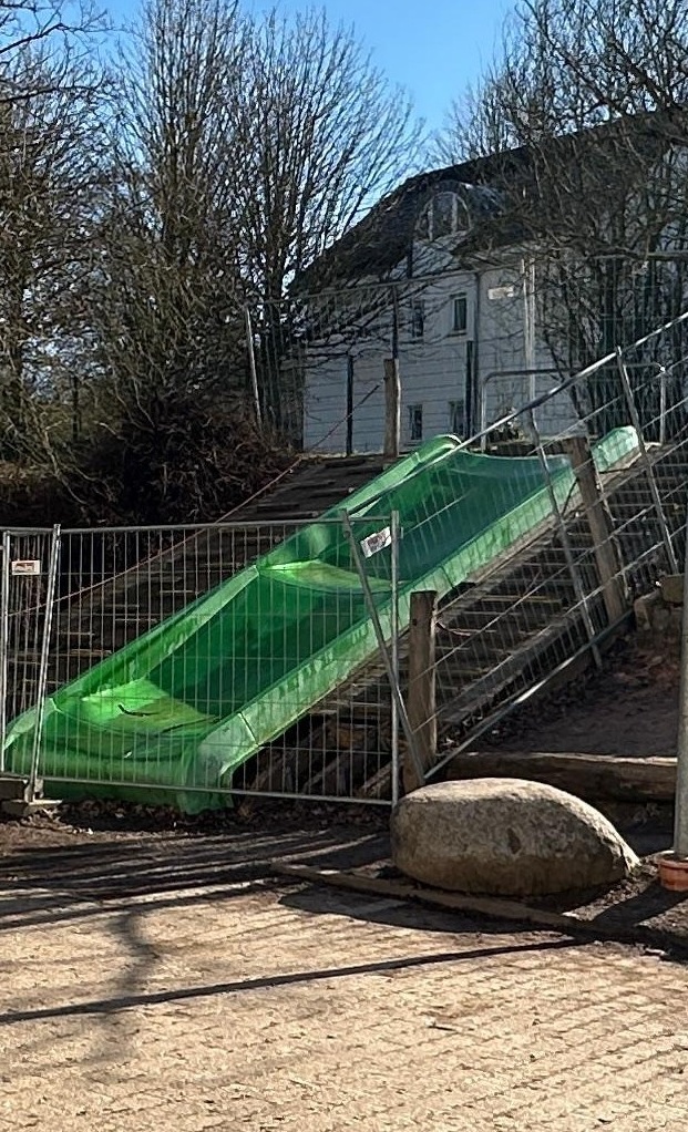 Hangrutsche der Leo-Sternberg-Schule