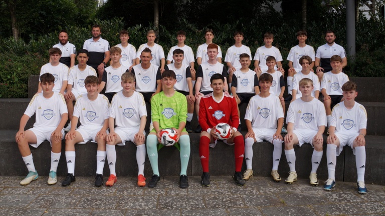 Neue Trikots für unsere U17