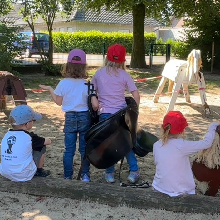 Holzpferde für den St. Johannes Kindergarten Heek
