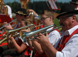 Trachtenbeschaffung Musikkapelle Stiefenhofen