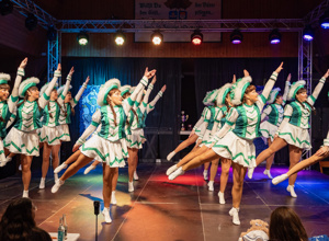 Neue Uniformen für die Prinzengarde Grün-Weiß Steinheim