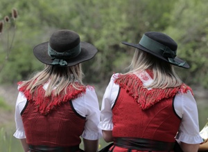 Neue Trachtentücher für den Musikverein Jengen