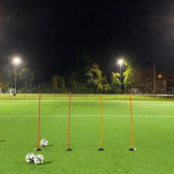 Der SV Hammerschmiede strahlt in neuem LED Flutlicht