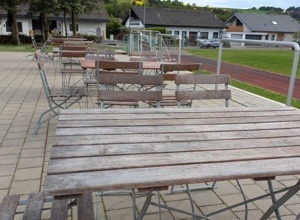Neues Terrassenmobiliar FC 1920 Thüngen
