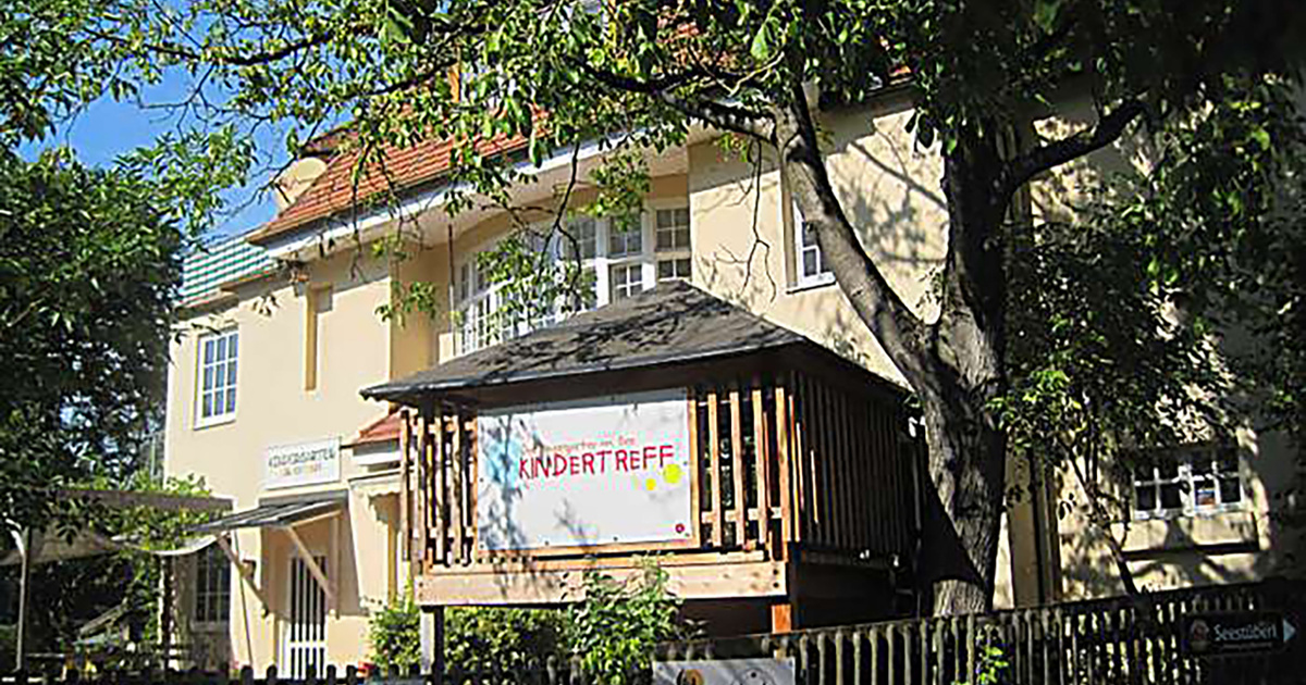 Neue Bücher und Spielsachen für den Kindergarten "Kindertreff" - Viele