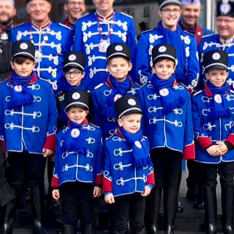 Neue Jugend-Husaren Uniformen