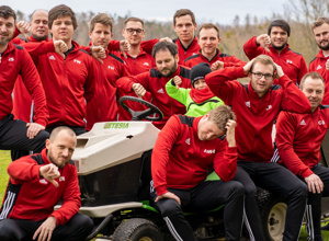 Aufsitzrasenmäher für den 1. FC Mömbris