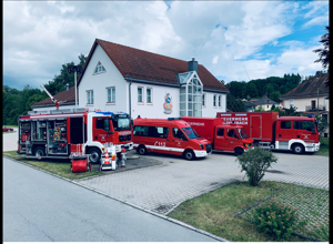 Neue Fahne zum 151-jährigen Vereinsjubiläum der FFW Aldersbach