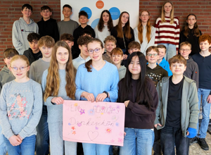 Neue Kommunikationsinseln für die Pausenhalle des Gymnasium Canisianum