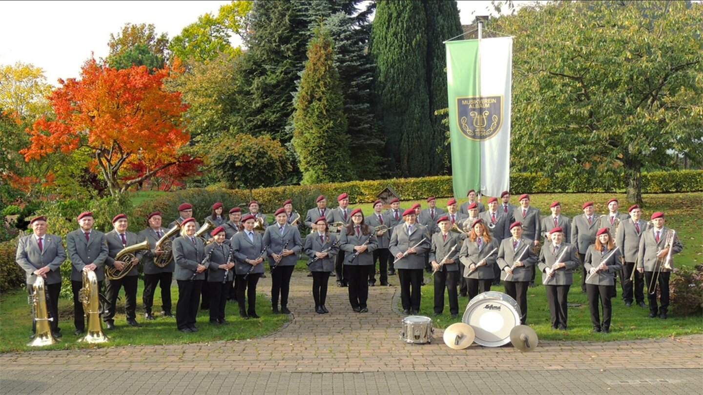 Neue Uniformen für den Musikverein Albaum e.V. - Viele schaffen mehr