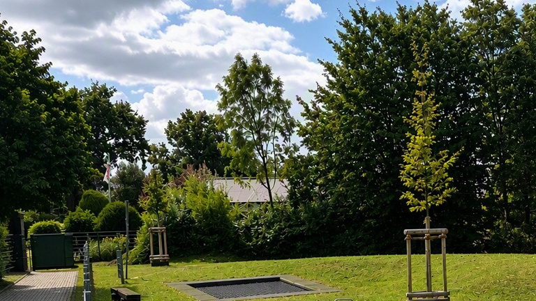Trampolin am Spielplatz Haselbusch Rixbeck
