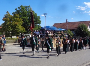 Vereinsfahne & Schützentracht