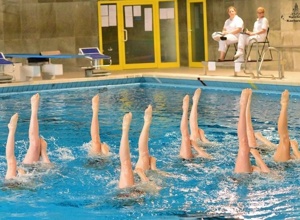 Neue Wettkampfanzüge für SSC Synchronschwimmerinnen