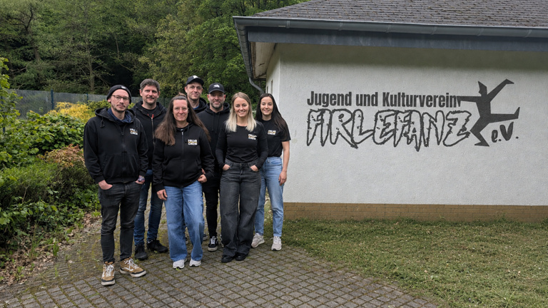 Überdachte Grillhütte für das Vereinshaus in Enkirch